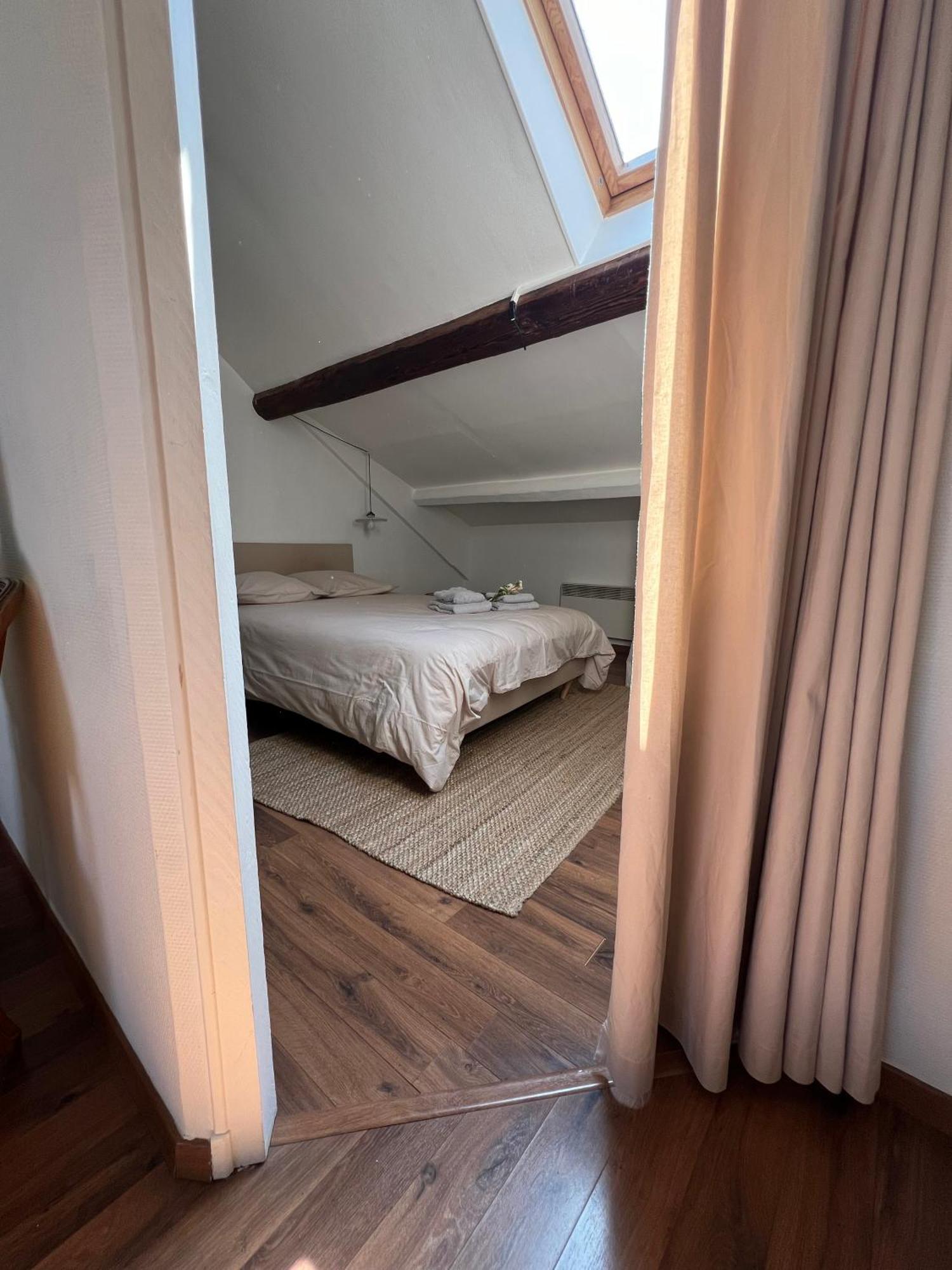 Апартаменти Le Fleuri - Reims - Wifi Gratuit - Quartier Calme Екстер'єр фото